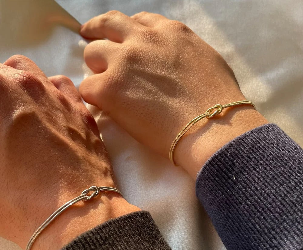 Knót Bracelets